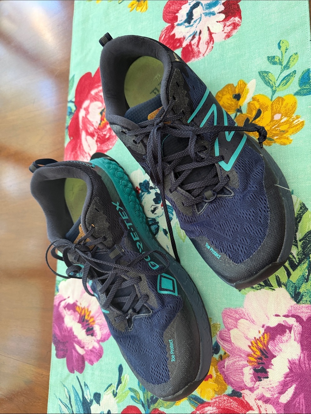 New Balance Navy and Teal Women's Athletic Shoes